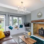 Mischa Cottage