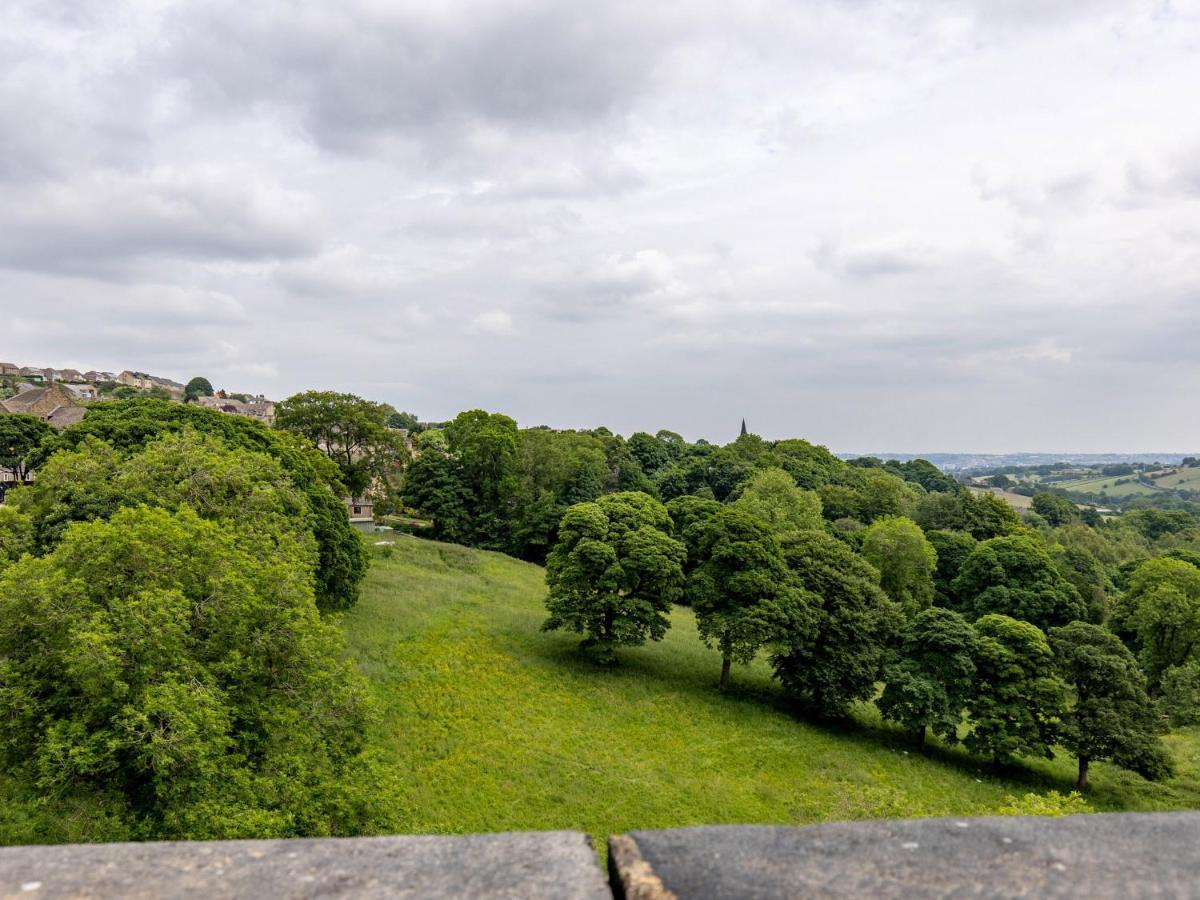 Mischa Bradford (West Yorkshire)